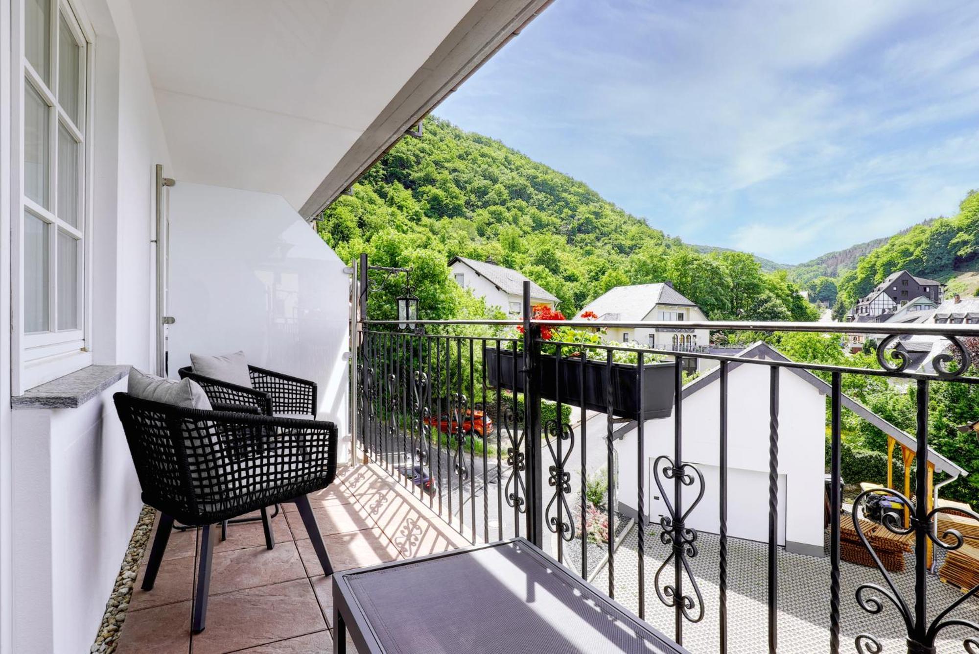 Hotel Lipmann "Am Klosterberg" Beilstein  Eksteriør bilde